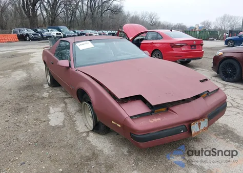 1989 Pontiac Firebird Formula z USA, uszkodzony, nr VIN 1G2FS21EXKL242746